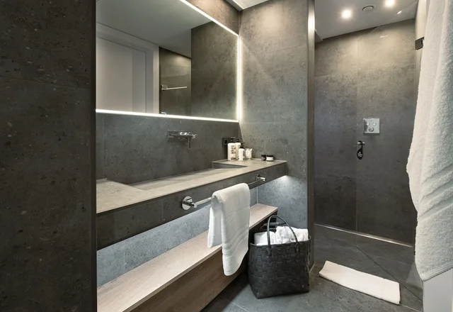 Design, Queen Bed، Hotel Vierjahreszeiten Iserlohn 5/5