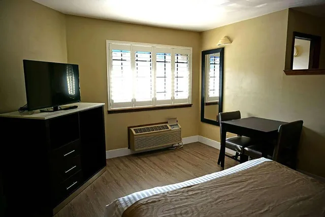 غرفة قياسية بسرير كوين، Travelodge by Wyndham Concord 1/1