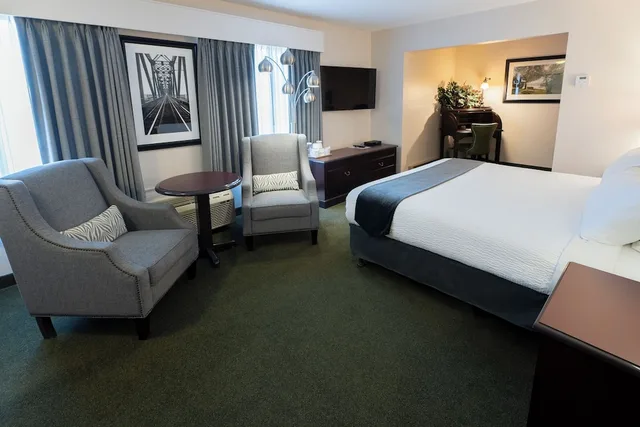 Room, King Bed, Gramas Inn 1/4