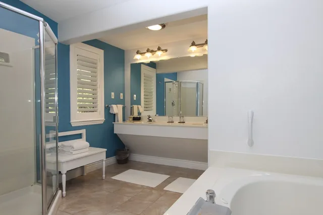 Lodge, Queen Bed، Inn at Occidental 5/7