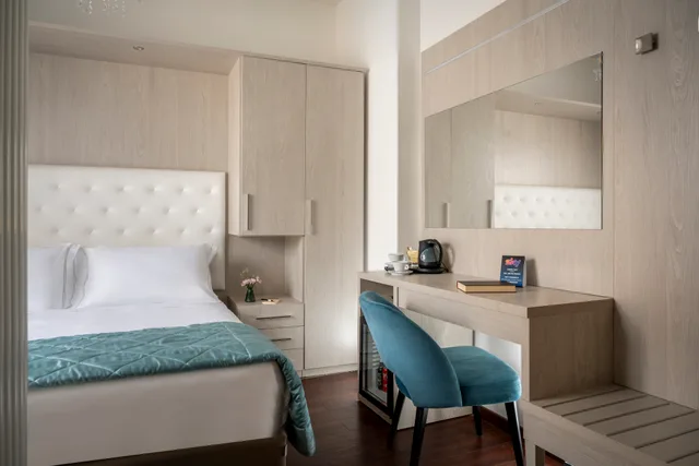 غرفة كلاسيكية بشرفة مفردة بسرير مزدوج، Hotel Re Enzo 5/5