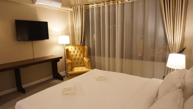 جناح جونيور، Taris Art Hotel Phrae 10/10