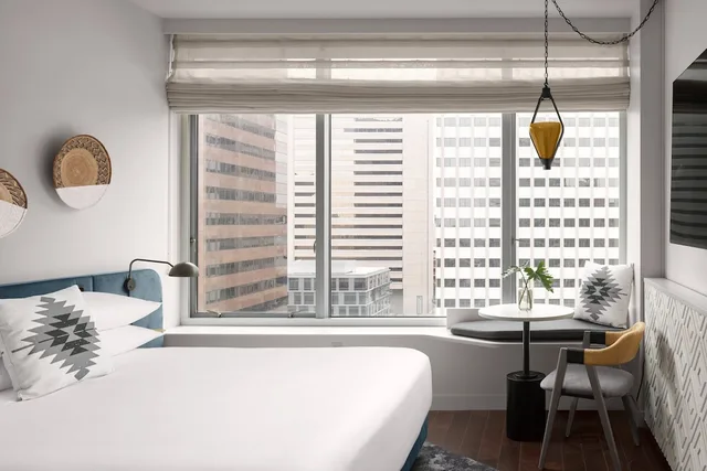 Room, Queen Bed, Alma San Diego Downtown, a Tribute Portfolio Hotel 6/9
