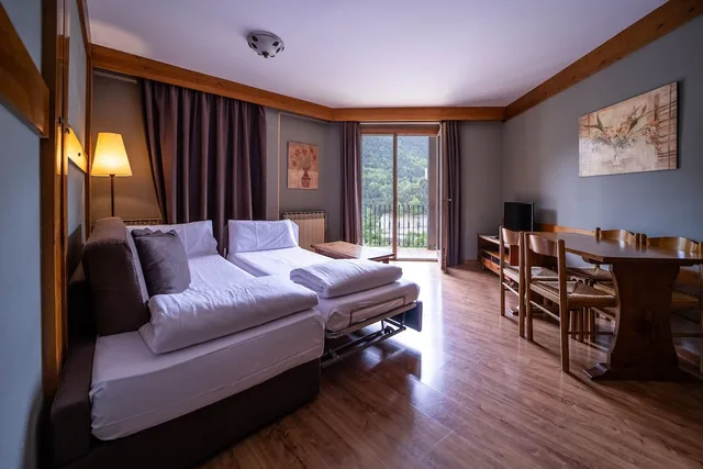 شقة بثلاثة أسرّة بغرفتي نوم مع أريكة، Anyos Park Apartamentos 3/7