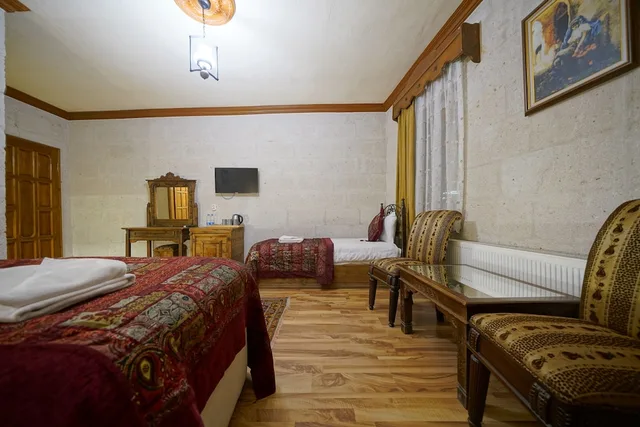 غرفة كومفورت ثلاثية بسرير كوين وسرير فردي، Arch Palace Hotel 5/9