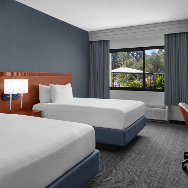 غرفة بسريرين كوين بشرفة، Courtyard by Marriott San Diego - Rancho Bernardo 2/10
