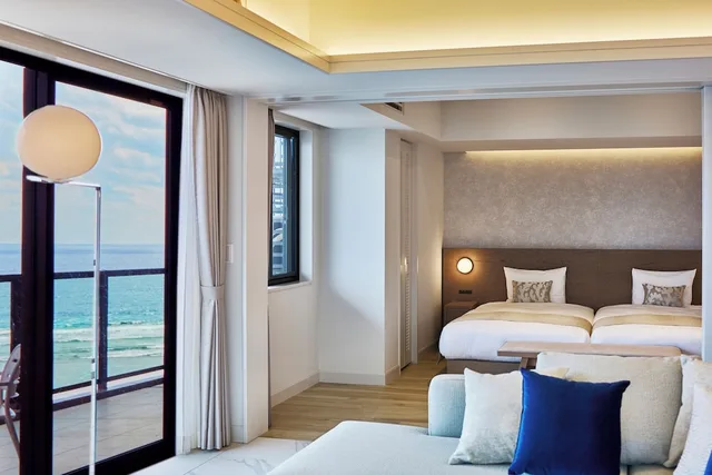 جناح بريميير ركني بأربعة أسرّة بإطلالة على البحر بغرفتي نوم، Hotel Shigira Mirage 1/2