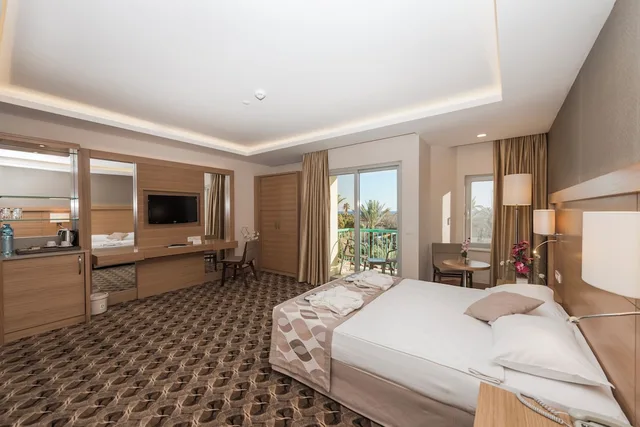 غرفة قياسية بثلاثة أسرّة بإطلالة على الحديقة، Belconti Resort Hotel 5/10