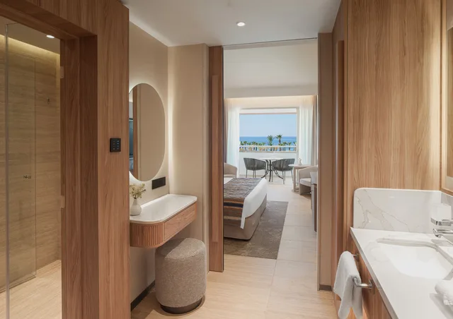 Deluxe, Pool and Sea View، Olympic Lagoon Resort Paphos 10/10