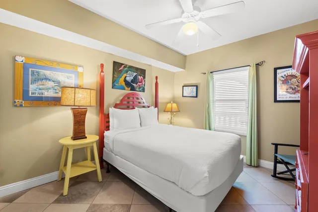 شقة سكنية بسرير كينج وسرير كوين وسرير فردي بإطلالة على البحر بـ3 غرف نوم مع أريكة، Calypso Beach Resort By Panhandle Getaways 3/10