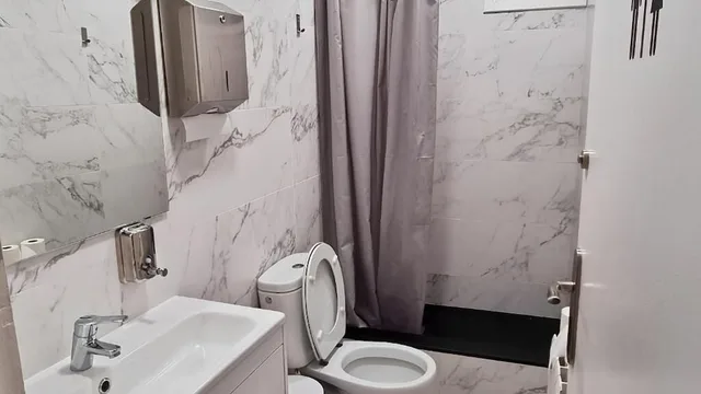 سكن مشترك مختلط قياسي بستة أسرّة بحمام مشترك، Hostal Paraiso 2/3