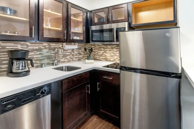جناح بسرير كينج بغرفة نوم واحدة بمطبخ، Staybridge Suites Co Springs Air Force Academy 6/8