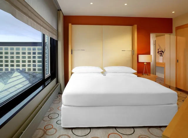 جناح تنفيذي بغرفة نوم واحدة، SHERATON BERLIN GRAND HOTEL ESPLANADE 2/5