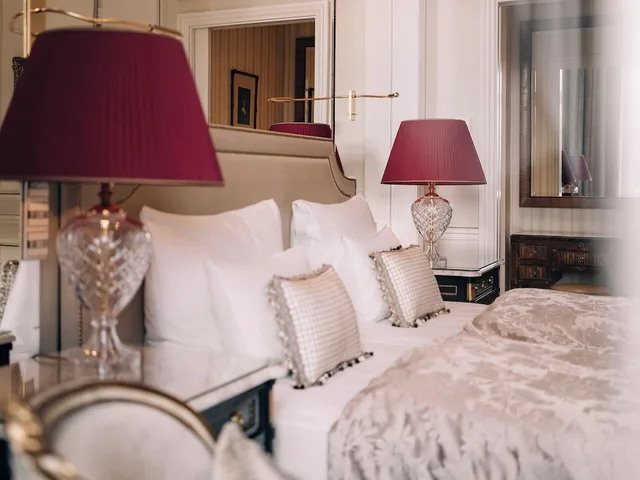 Wiener Philharmoniker, Suite, 2 King Beds، Hotel Sacher Wien 1/4