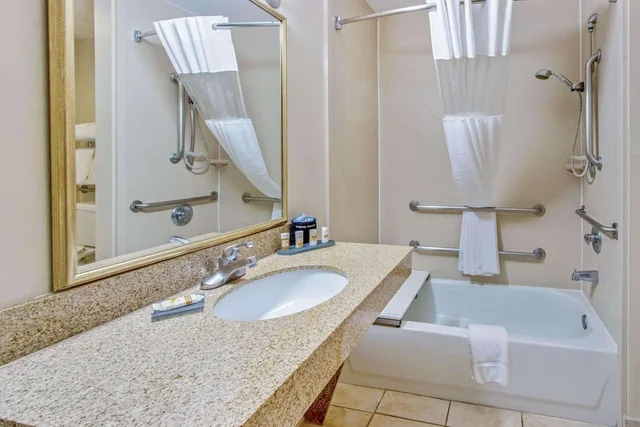 غرفة بسريرين كوين، La Quinta Inn & Suites by Wyndham Ruidoso Downs 6/9