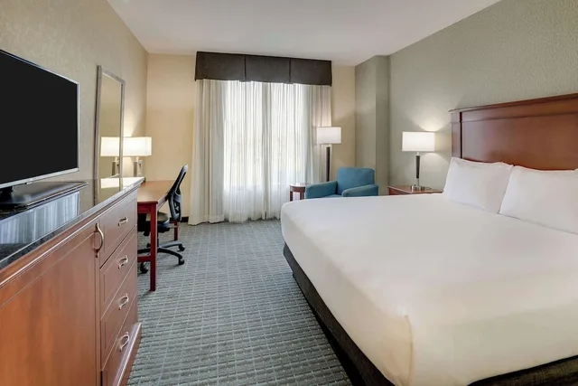 غرفة ديلوكس بسرير كينج، Drury Inn And Suites Grand Rapids 2/5