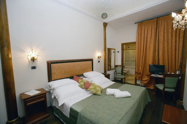 غرفة سوبيريور بسرير مزدوج، Hotel Domus Florentiae 4/10