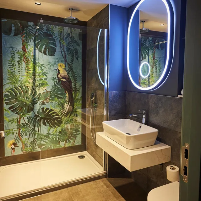 جناح جونيور، Malmaison Manchester Deansgate 7/7