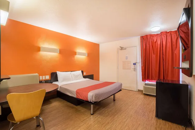 غرفة قياسية بسرير كينج، Motel6 Augusta, GA 7/10