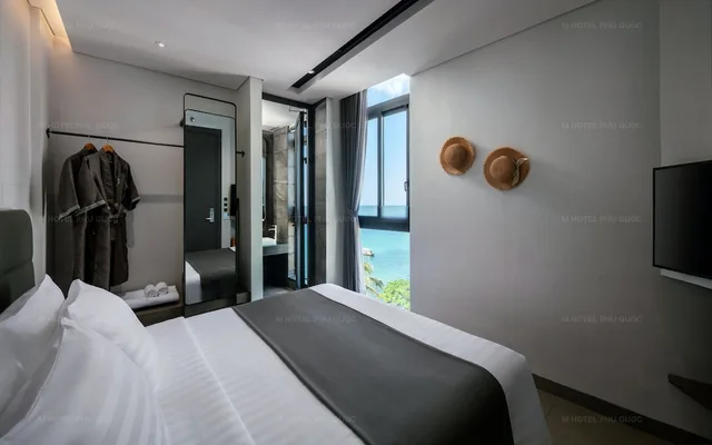 Petite, King Bed، M Hotel Phu Quoc 2/3