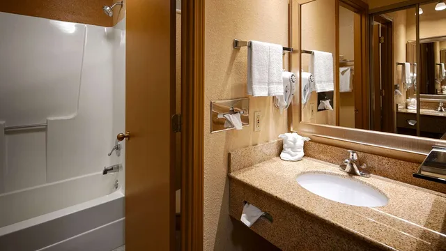 غرفة بسريرين كوين، Best Western Martinsville Inn 3/4