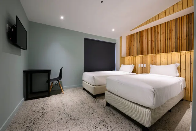 غرفة قياسية بسريرين منفصلين، G1lodge 1/2