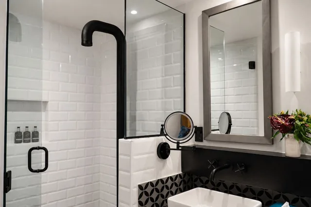 استوديو بسريرين كوين بشرفة، Flamboyan Hotel and Residences 2/2