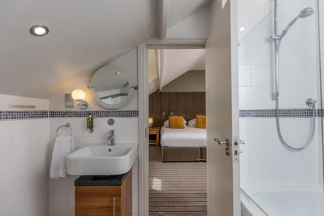 غرفة تنفيذية بسرير كوين، Beaumont House 10/10