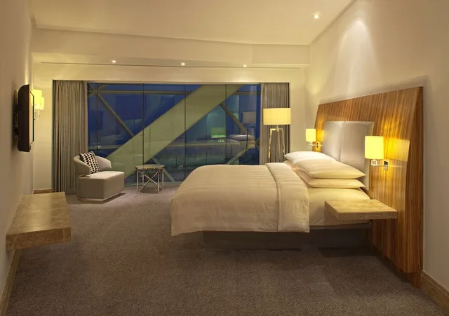 غرفة ديلوكس بسرير كينج، Andaz Capital Gate, Abu Dhabi, by Hyatt 4/4