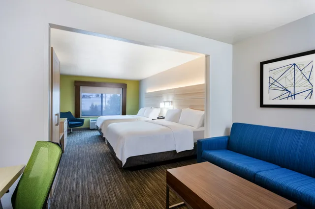 جناح بسريرين كوين، Holiday Inn Express Hotel Suites Lewisburg 1/1