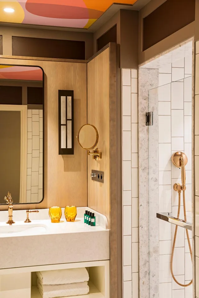 Premium, Junior Suite, King Bed, Street or Courtyard View, Living Area، Sofitel Le Scribe Paris Opera 8/10