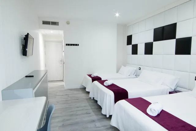 غرفة عائلية بسرير فردي، Hotel Avenida de Espana 1/10