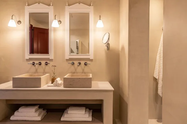 Athenian, 2 Bedrooms, Suite, Inland View, Balcony، Vedema A Luxury Collection Resort Santorini 7/7