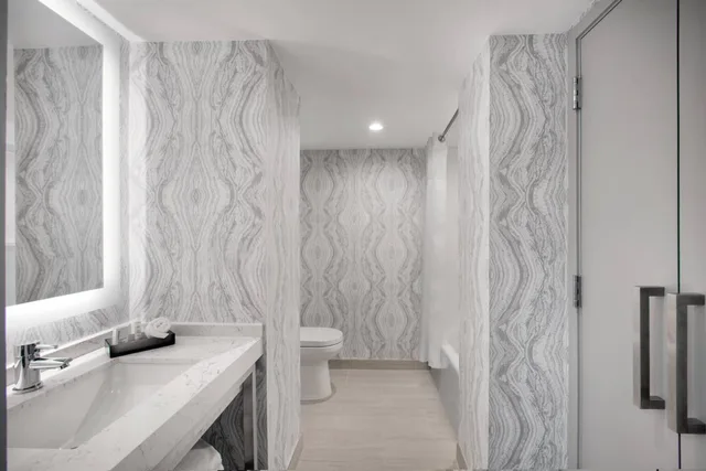 Room, King Bed, Sofa, Bathtub, Accessible, Courtyard By Marriott Miami Aventura Mall 7/10