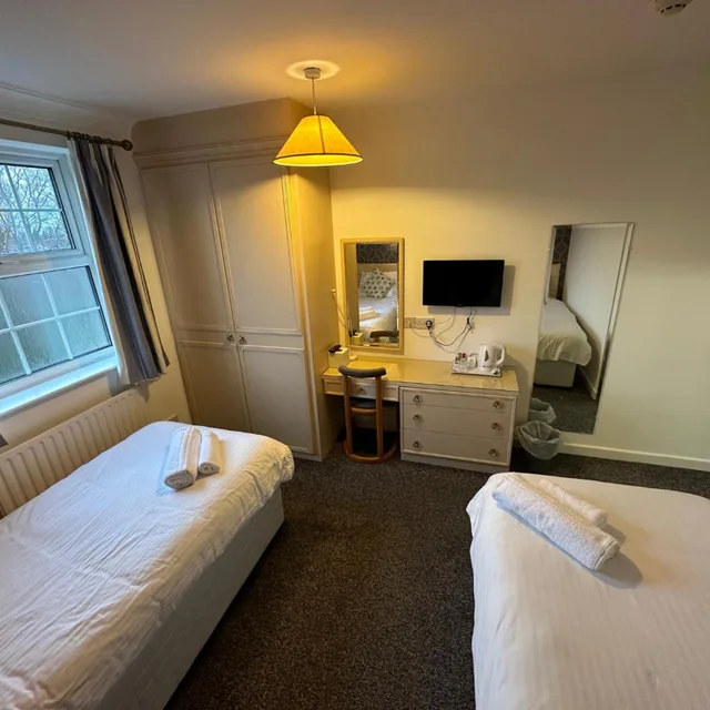 غرفة بسريرين منفصلين، Pine Lodge Hotel & Restaurant Mansfield 7/10