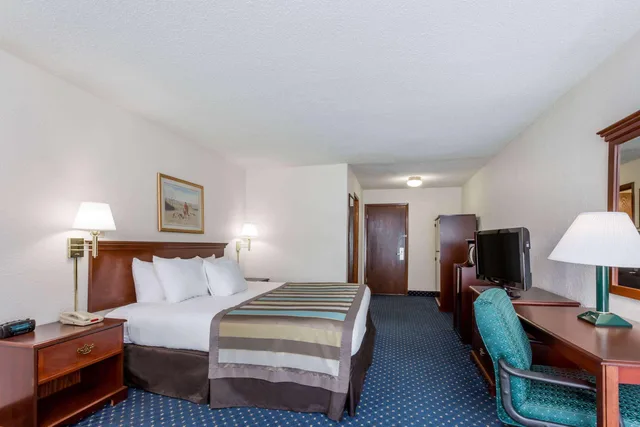 Room, Best Western Greensboro Coliseum Inn 1/3