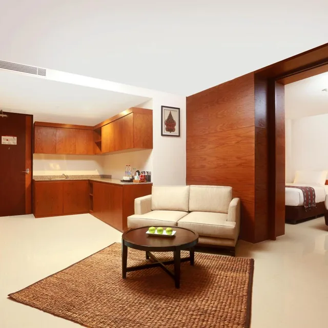 Executive, Suite, Wimarion Hotel Semarang 3/6