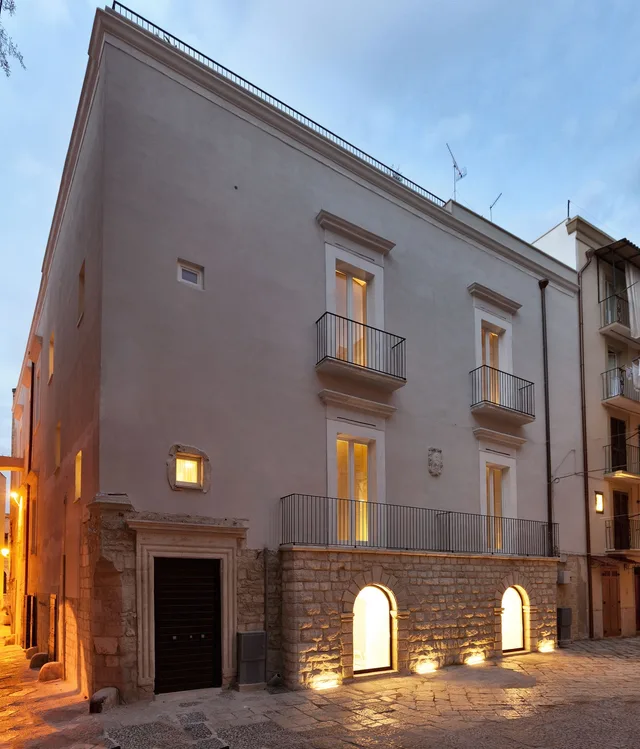 استوديو سوبيريور، Palazzo Calò 2/6