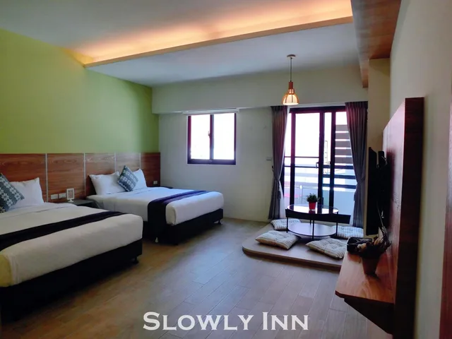 غرفة ديلوكس رباعية بحوض استحمام، Slowly Inn 1/1