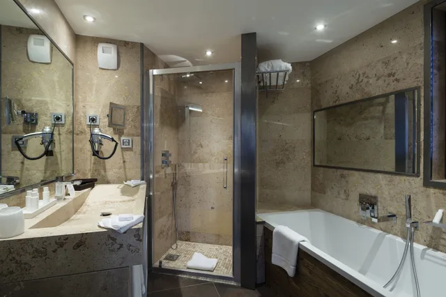 غرفة فاخرة بسرير كينج وسرير فردي، Hotel Koh-I Nor Val Thorens 6/7