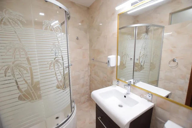 استوديو بسريرين كوين، Decebal Residence Apartments 8/9