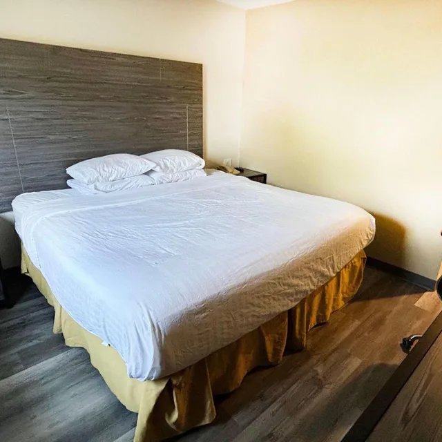 جناح بسرير كوين لذوي الإعاقة، Travelodge by Wyndham Arlington/Dallas Area 5/8