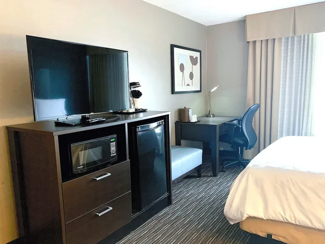 غرفة قياسية بسرير كينج، Holiday Inn St. Paul Downtown 2/4