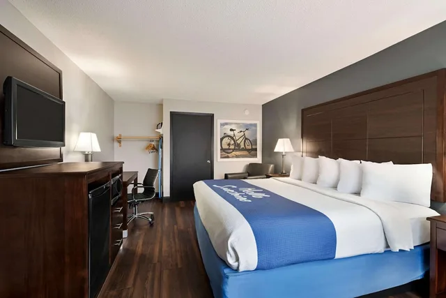غرفة كومفورت بسرير كينج لذوي الإعاقة، Days Inn By Wyndham Rock Hill 1/4