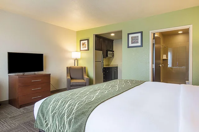 غرفة بسرير كينج، Comfort Inn Bentonville - Crystal Bridges 3/7