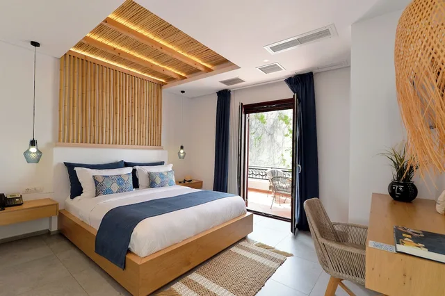 جناح عائلي سوبيريور بسرير كوين بإطلالة على المسبح مع أريكة، Aktaion Beach Boutique Hotel and Spa 3/6