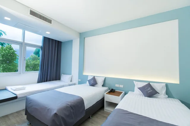 غرفة قياسية ثلاثية بسريرين منفصلين مع أريكة، At the Train Hotel Ex Oasis Hotel Chiangmai 3/6