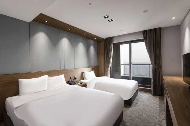 غرفة عائلية بسريرين منفصلين، Western Grace Hotel 2/2