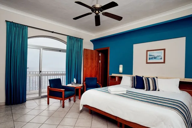 غرفة بسريرين منفصلين بإطلالة على البحر، PARADISE BAY RESORT 2/10