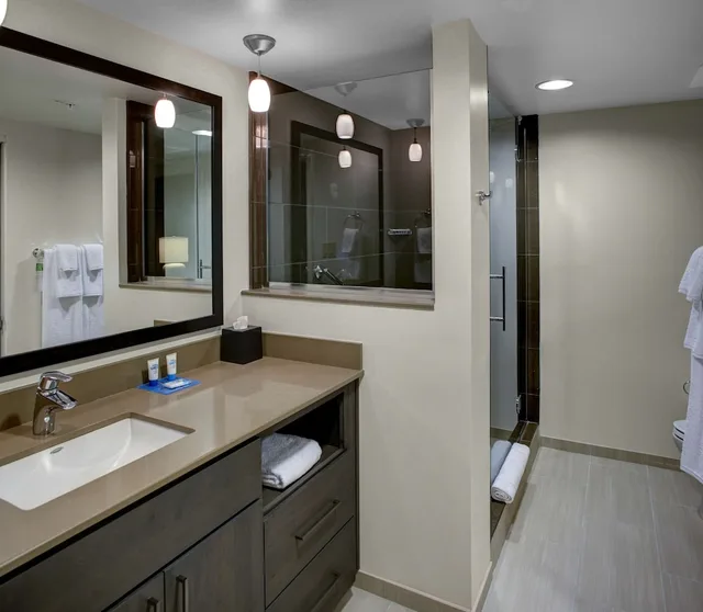 2 Bedrooms, Trio, Suite, 1 King and 2 Queen Beds, King and Queen Bed, Sofa, Hyatt House Atlanta Cobb Galleria 2/2